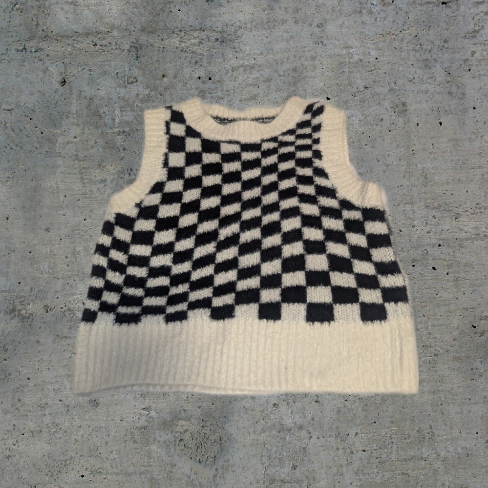 Checkered Knit Cropped Vest
